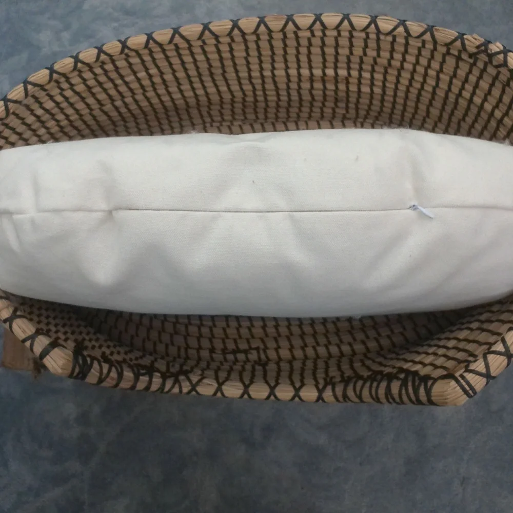 SAFAVIEH INDOOR CAT BED NATURAL COLOR 19.7